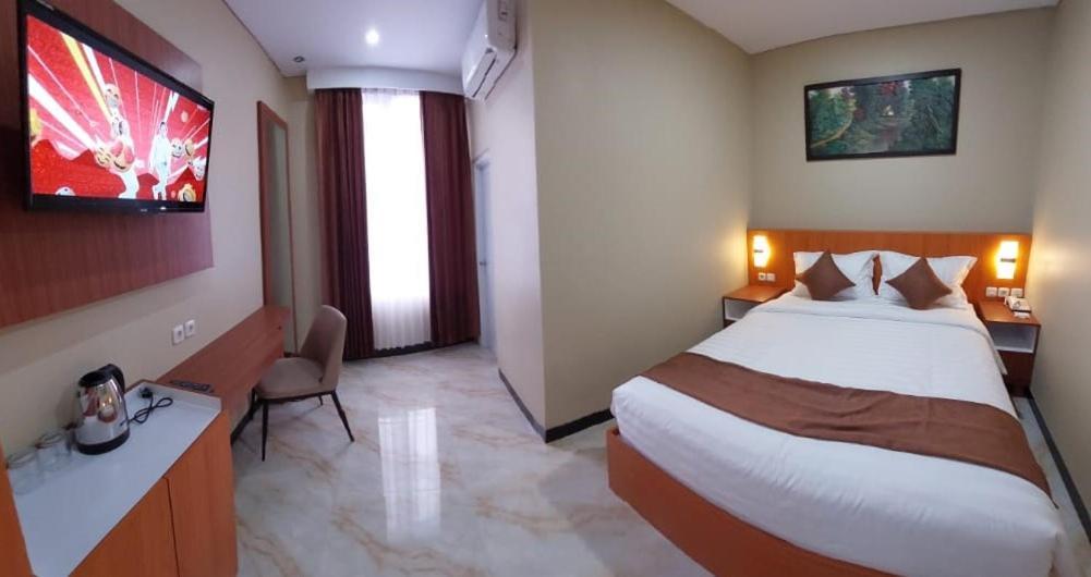 Grand Avira Hotel Batu Merah Exterior foto