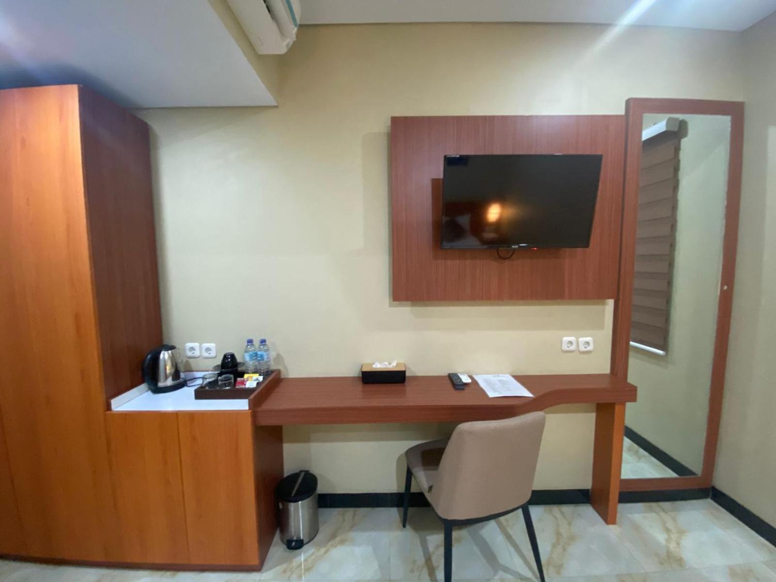 Grand Avira Hotel Batu Merah Exterior foto